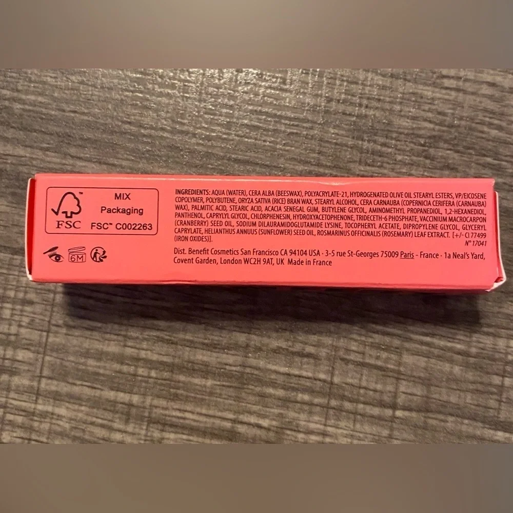 NEW - Benefit Fan Fest Fanning Volumizing Mascara. Black. (Box dented)